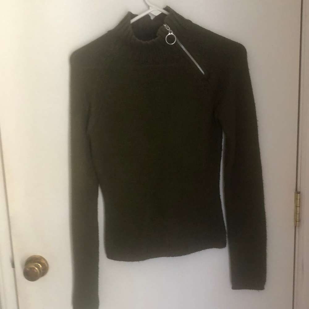 Energie sweater size small